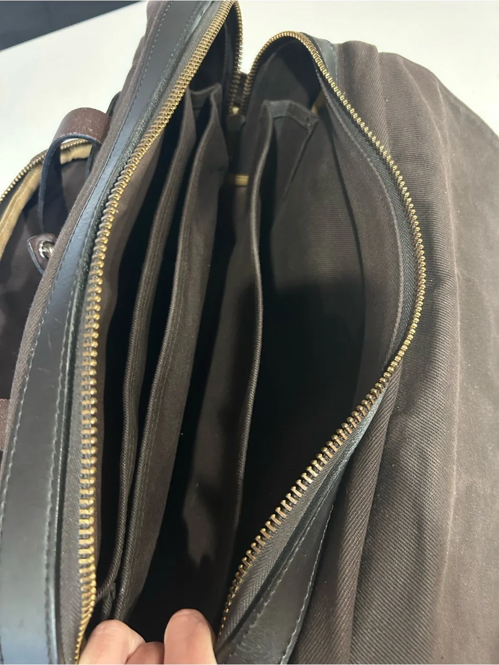 Filson Men's Brown Canvas Messenger Bag with Leather Trim